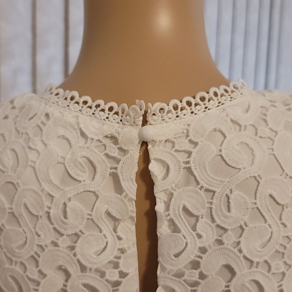 White top - Picture 5 of 9